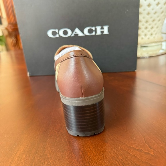COACH Colleen Loafer In Signature
Jacquard size 9. - Picture 8 of 12